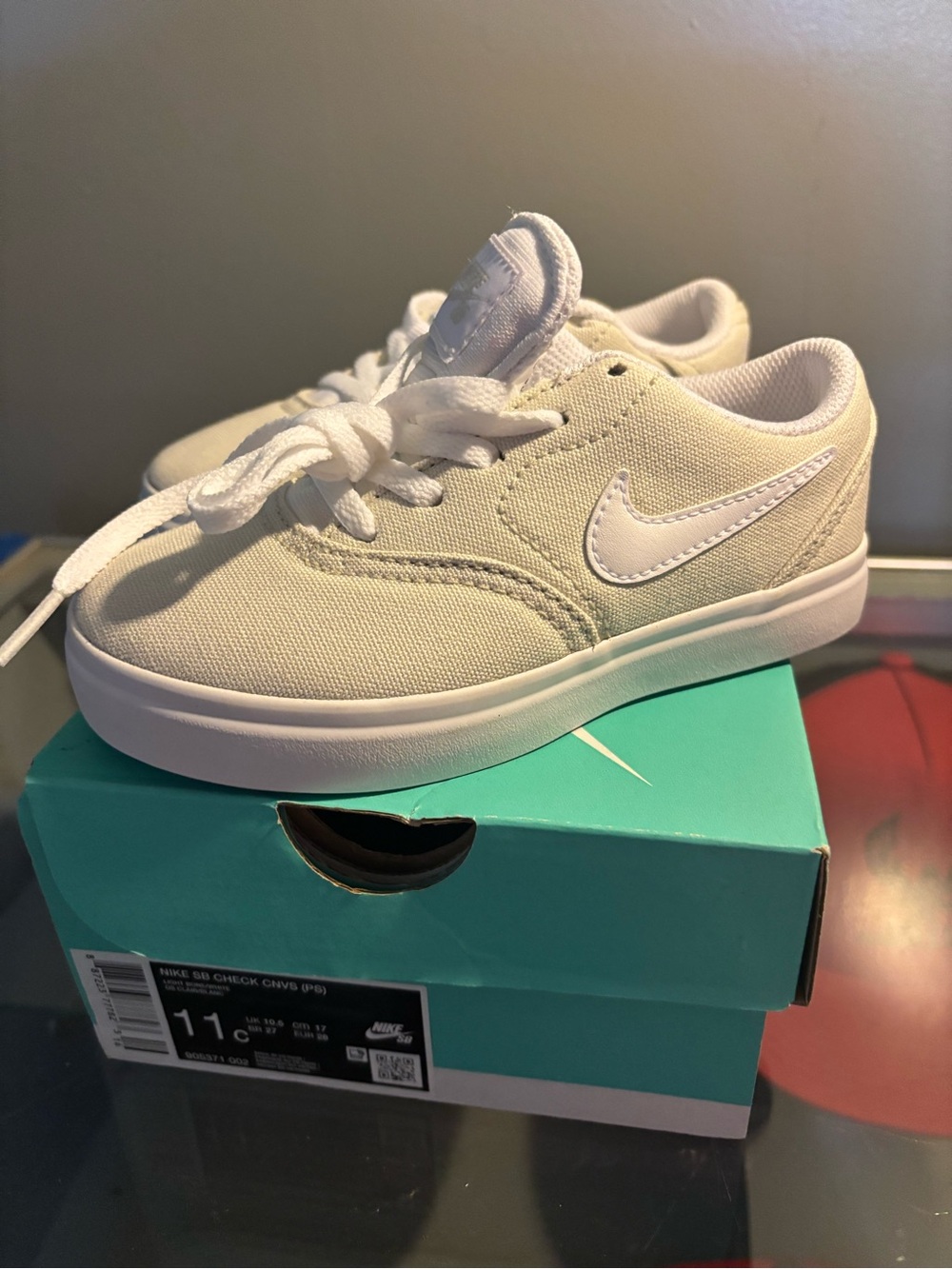 Nike Low-Top Canvas Sneakers in Light Beige with White Swoosh Kids 11 kids